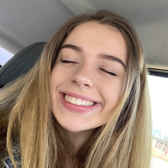 Meet your Posher, Gabbi - Picture 5 of 10